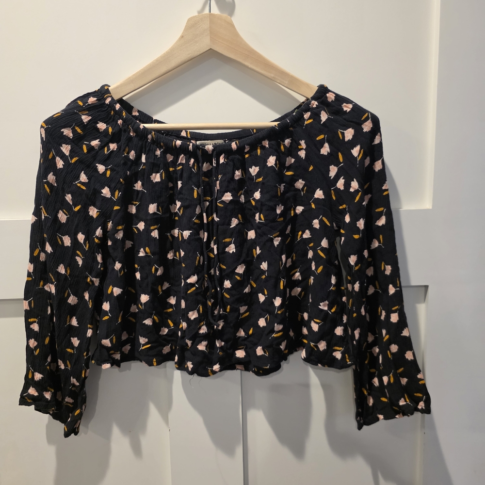Billabong Women's Boho Crop Top Black Floral Bell sleeve off shoulder romantic S